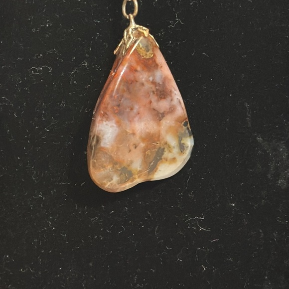 Vintage Agate Pendant Necklace - Picture 2 of 4